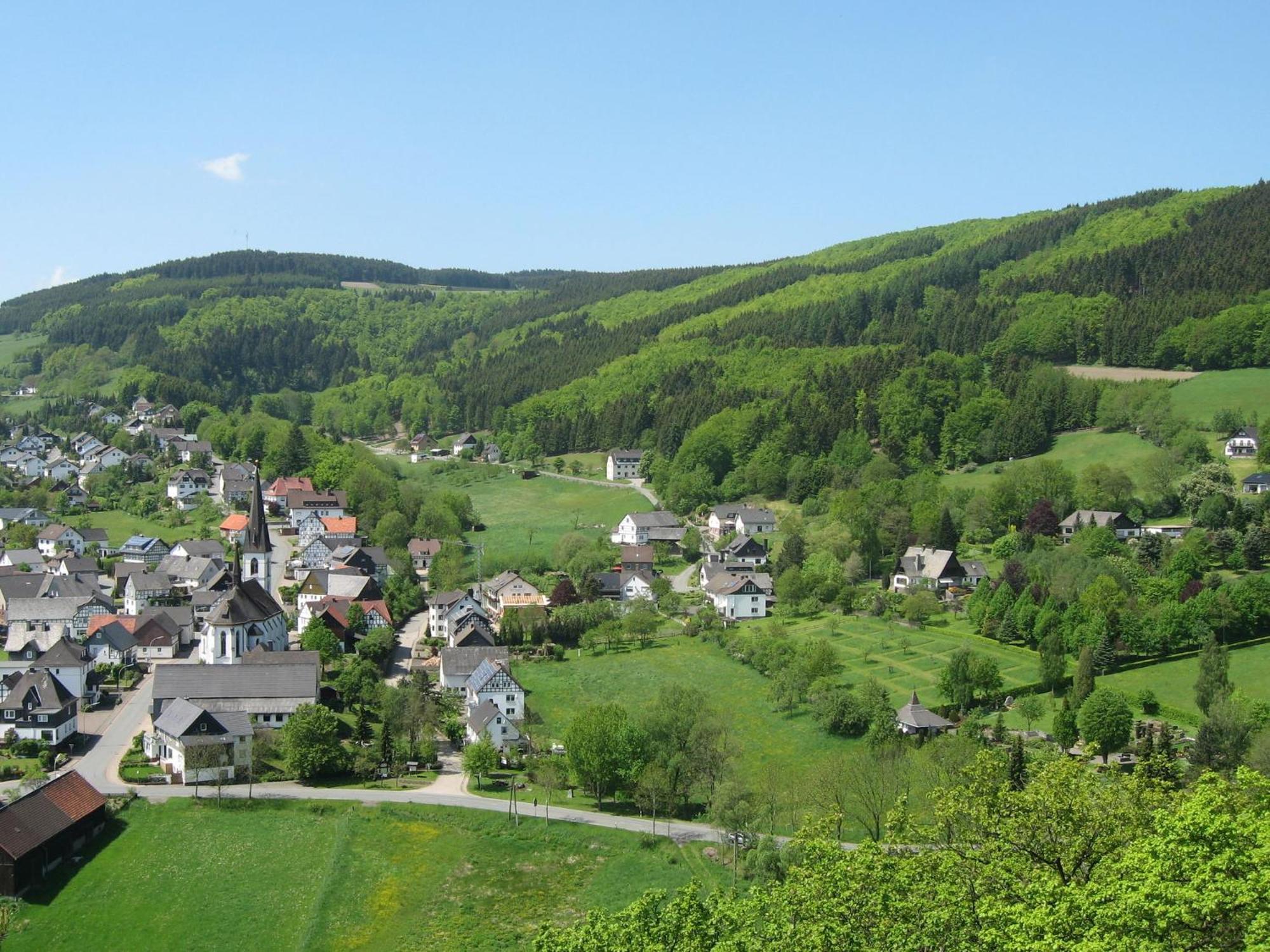 Nice Holiday Home Near Ski Area Medebach Bagian luar foto