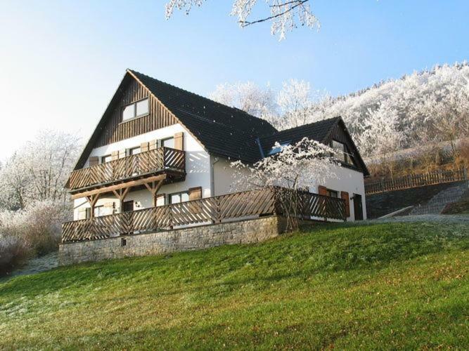 Nice Holiday Home Near Ski Area Medebach Bagian luar foto
